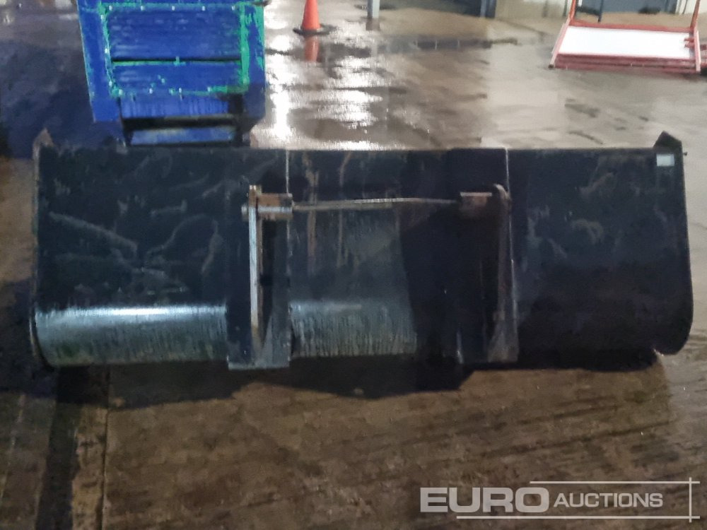 90" Loading Bucket to suit Manitou Telehandler - 铲斗:图4 90" Loading Bucket to suit Manitou Telehandler - 铲斗:图4