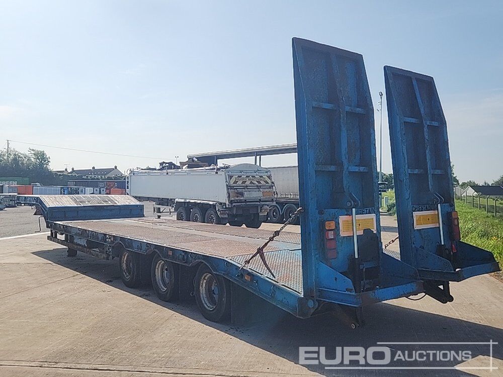 Chieftain Tri Axle Extendable Step Frame Low Loader Trailer, Hydraulic Ramps - 低装载半拖车:图2 Chieftain Tri Axle Extendable Step Frame Low Loader Trailer, Hydraulic Ramps - 低装载半拖车:图2