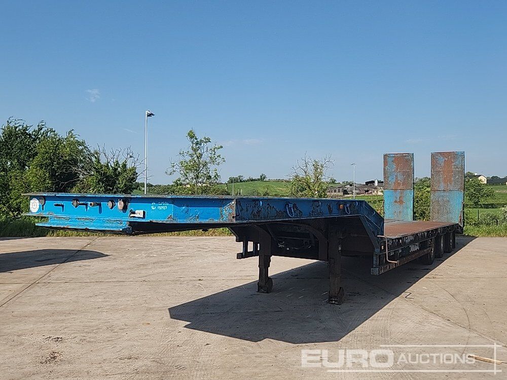 Chieftain Tri Axle Extendable Step Frame Low Loader Trailer, Hydraulic Ramps - 低装载半拖车:图1 Chieftain Tri Axle Extendable Step Frame Low Loader Trailer, Hydraulic Ramps - 低装载半拖车:图1