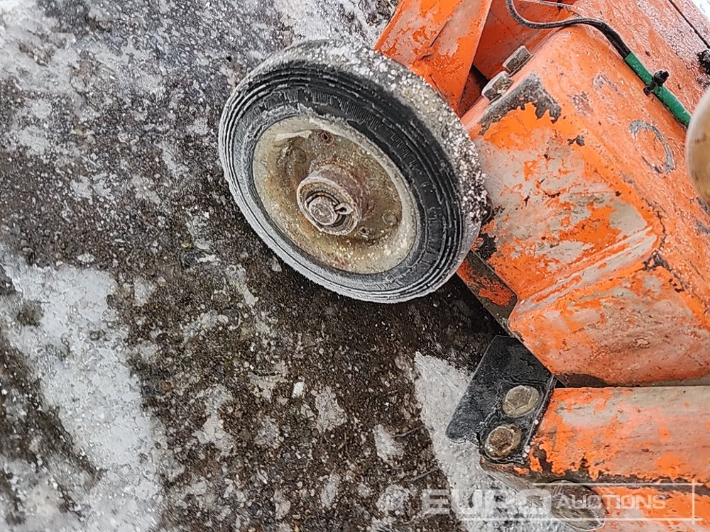 Clipper Norton C99 - 沥青机:图5 Clipper Norton C99 - 沥青机:图5