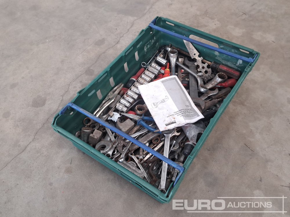 Crate of Misc Tool, Spanner, Screwdrivers etc - 车间设备:图3 Crate of Misc Tool, Spanner, Screwdrivers etc - 车间设备:图3