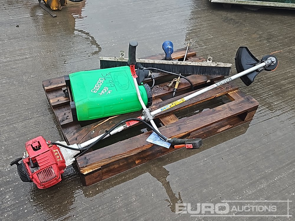 Honda Petrol Strimmer, Back Pack Pump Sprayer, Concrete Float With Brush - 建筑设备:图3 Honda Petrol Strimmer, Back Pack Pump Sprayer, Concrete Float With Brush - 建筑设备:图3