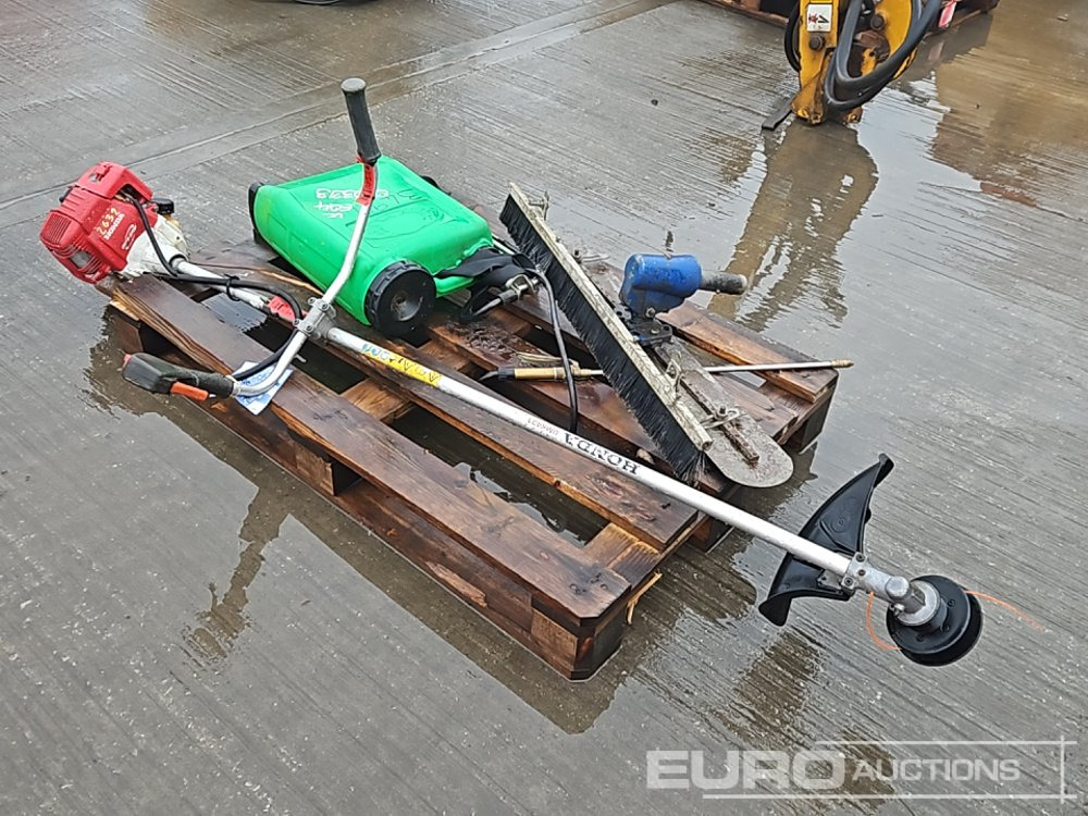 Honda Petrol Strimmer, Back Pack Pump Sprayer, Concrete Float With Brush - 建筑设备:图5 Honda Petrol Strimmer, Back Pack Pump Sprayer, Concrete Float With Brush - 建筑设备:图5
