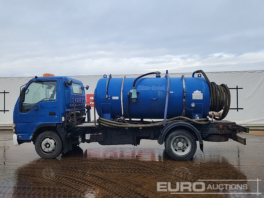 Isuzu NQR - 罐车:图2 Isuzu NQR - 罐车:图2