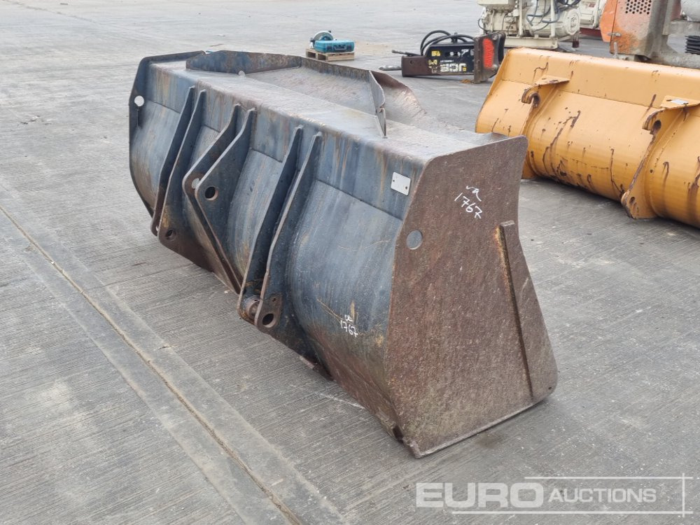 JCB 88" Loading Bucket to suit Wheeled Loader - 铲斗:图5 JCB 88" Loading Bucket to suit Wheeled Loader - 铲斗:图5
