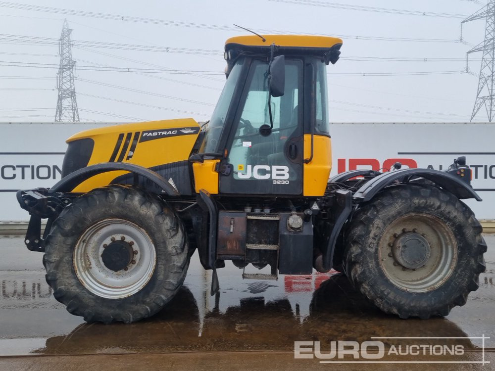 JCB Fastrac 3230 - 拖拉机:图2 JCB Fastrac 3230 - 拖拉机:图2