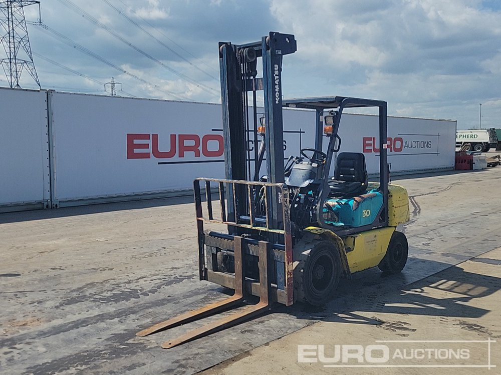 Komatsu FD30T-1E1 - 叉车:图1 Komatsu FD30T-1E1 - 叉车:图1