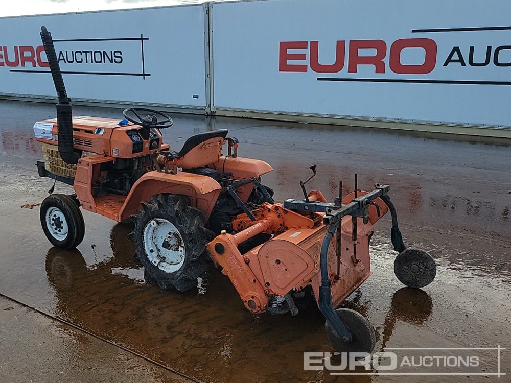 Kubota B1200 - 紧凑型拖拉机:图3 Kubota B1200 - 紧凑型拖拉机:图3