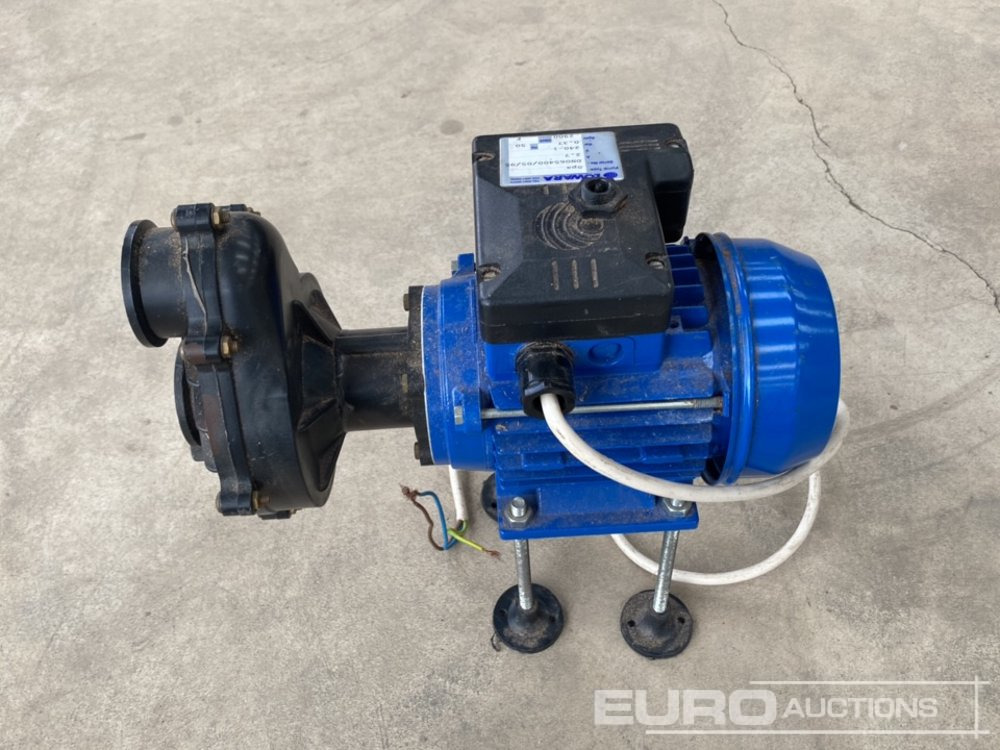 Lawara Spa Pump 240V - 车间设备:图1 Lawara Spa Pump 240V - 车间设备:图1