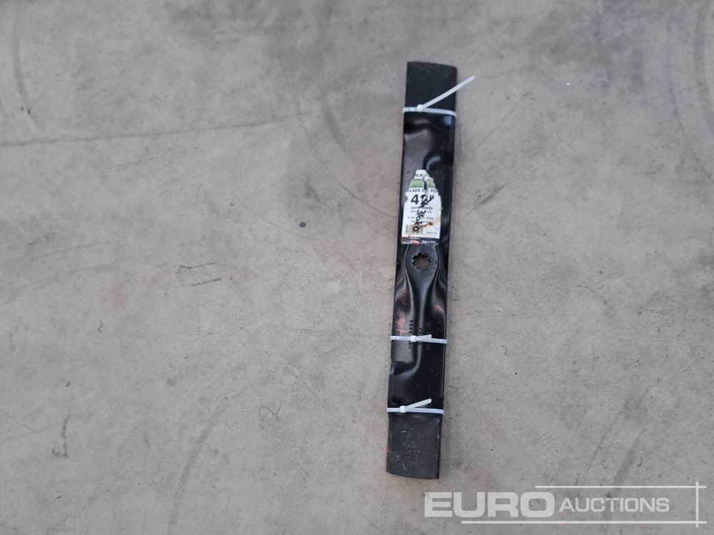 Lawnmower Blades to Suit 42" John Deere Mower (2 of) - 建筑设备:图4 Lawnmower Blades to Suit 42" John Deere Mower (2 of) - 建筑设备:图4