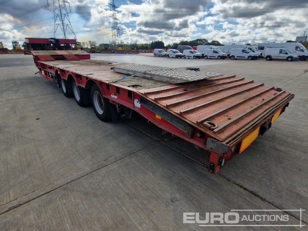 M&G Trailers Ltd, Step Frame Low Loader Tri Axle Rear Steering, 3m Extendable C/w Out Riggers & Alloy Ramps - 低装载拖车:图3 M&G Trailers Ltd, Step Frame Low Loader Tri Axle Rear Steering, 3m Extendable C/w Out Riggers & Alloy Ramps - 低装载拖车:图3