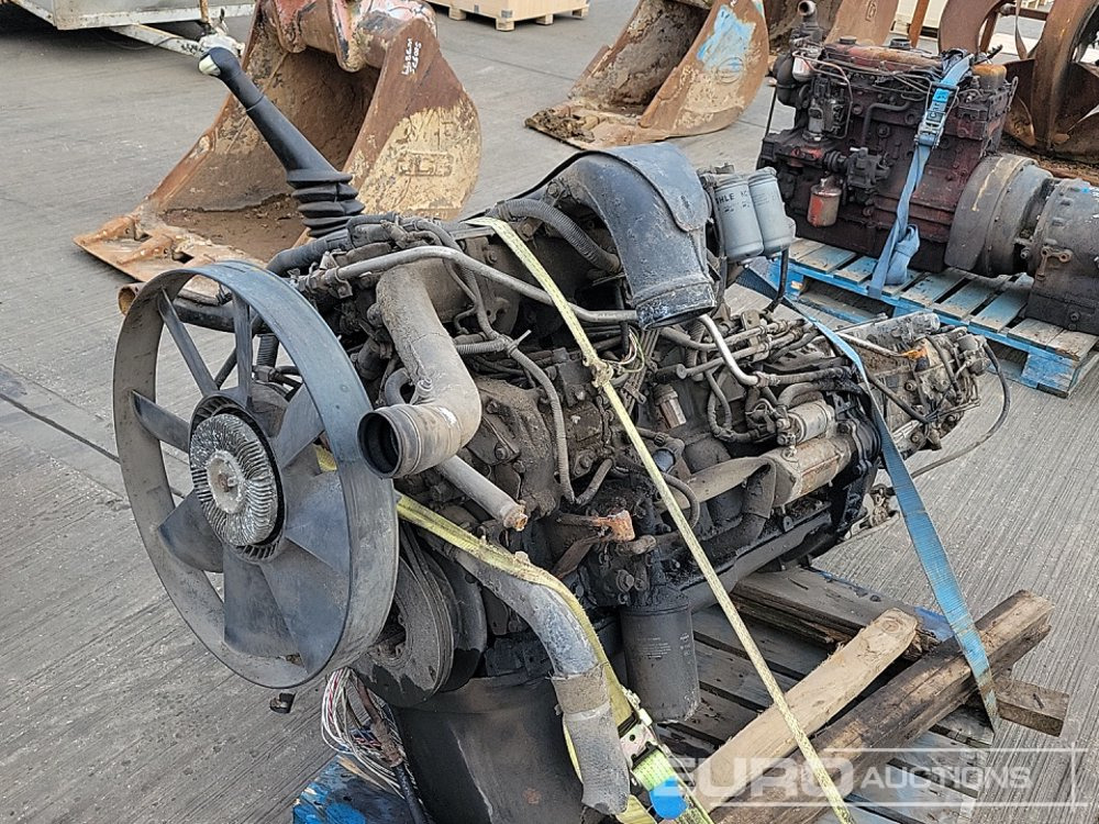 MAN 6 Cylinder Engine, Gearbox - 发动机:图1 MAN 6 Cylinder Engine, Gearbox - 发动机:图1