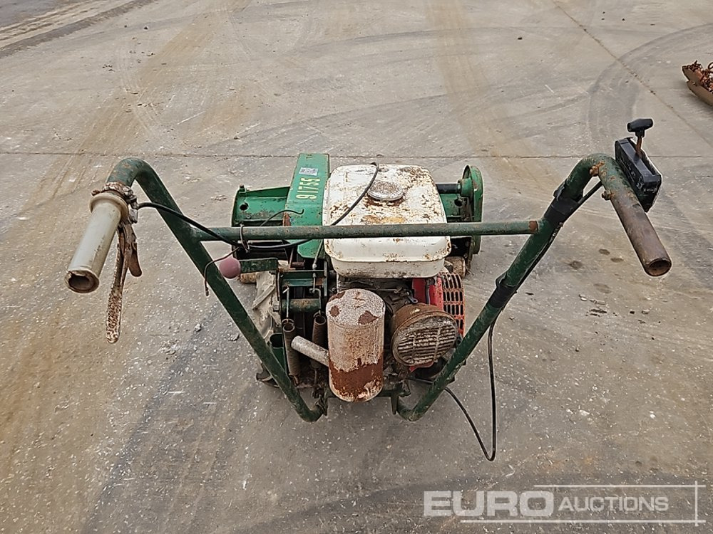 Ransomes Multimower Petrol Lawnmower, Honda Engine - 建筑设备:图4 Ransomes Multimower Petrol Lawnmower, Honda Engine - 建筑设备:图4