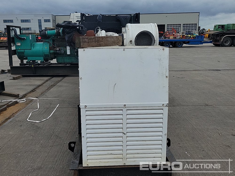 Slington 574kVA Skid Mounted Generator, Perkins Engine - 发电机组:图4 Slington 574kVA Skid Mounted Generator, Perkins Engine - 发电机组:图4