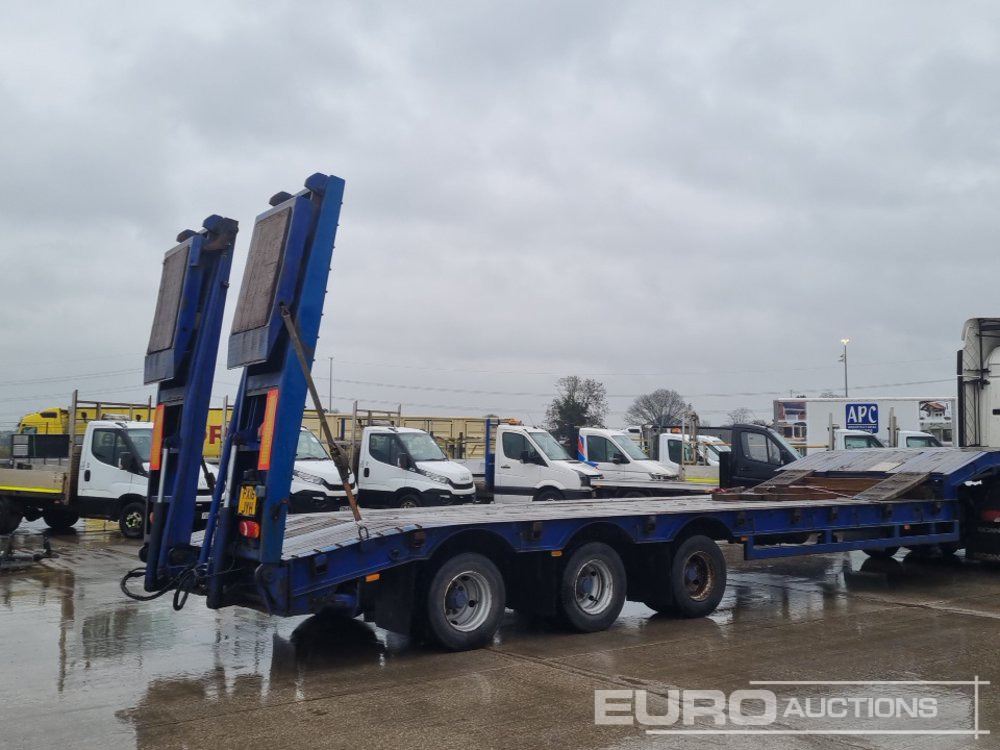 Tirsan Tri Axle Step Frame Low Loader Trailer, Neck Ramps, Out Riggers, Hydraulic Flip Toe Ramps - 低装载半拖车:图5 Tirsan Tri Axle Step Frame Low Loader Trailer, Neck Ramps, Out Riggers, Hydraulic Flip Toe Ramps - 低装载半拖车:图5