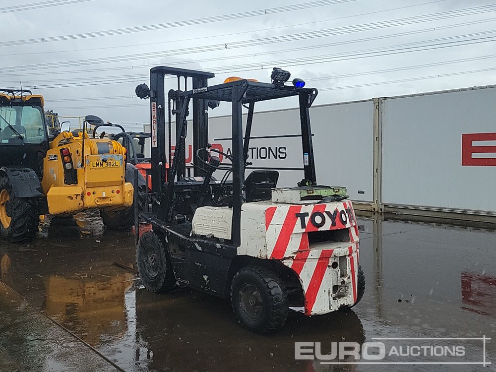 Toyota 4FD25 - 叉车:图3 Toyota 4FD25 - 叉车:图3