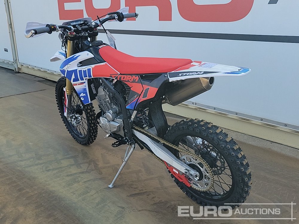 Unused 2025 Apollo Storm 300cc Motorcross Bike, 21" Front, 18" Rear Tyres, Electric Start, Air Cooled, Hydraulic Suspension, Disc Brakes, Lighting Kit (UNASSEMBLED) - 摩托车:图3 Unused 2025 Apollo Storm 300cc Motorcross Bike, 21" Front, 18" Rear Tyres, Electric Start, Air Cooled, Hydraulic Suspension, Disc Brakes, Lighting Kit (UNASSEMBLED) - 摩托车:图3