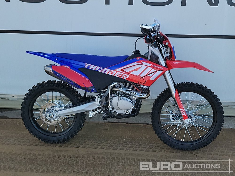 Unused 2025 Apollo Thunder 250cc Motorcross Bike, 21" Front, 18" Rear Tyres, Electric Start, Air Cooled, Hydraulic Suspension, Disc Brakes, Lighting Kit (UNASSEMBLED) - 摩托车:图5 Unused 2025 Apollo Thunder 250cc Motorcross Bike, 21" Front, 18" Rear Tyres, Electric Start, Air Cooled, Hydraulic Suspension, Disc Brakes, Lighting Kit (UNASSEMBLED) - 摩托车:图5