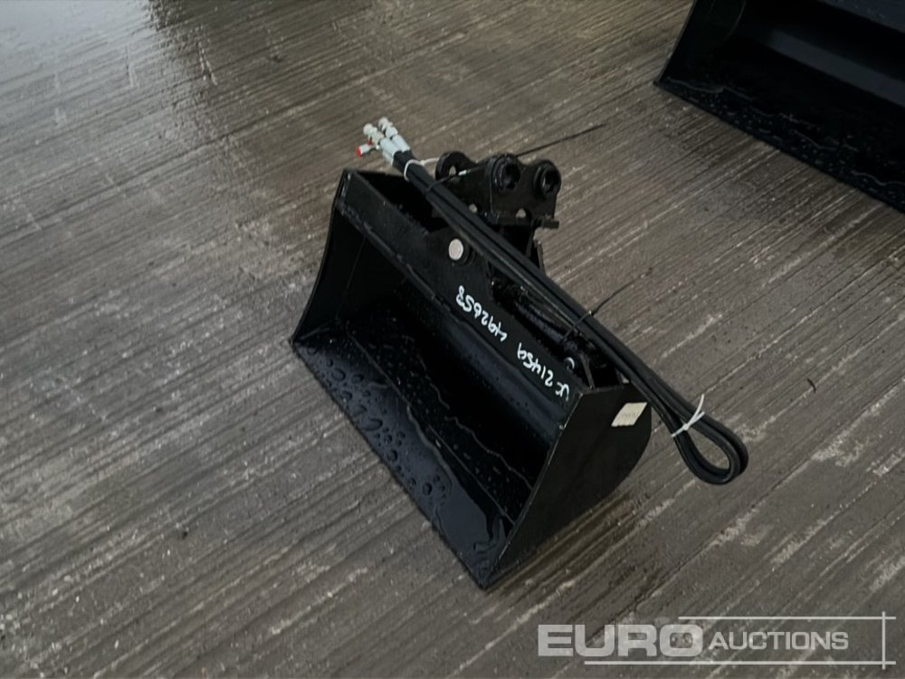 Unused 2025 Captok 24" Hydraulic Tilting Bucket 25mm Pin to suit Mini Excavator - 铲斗:图1 Unused 2025 Captok 24" Hydraulic Tilting Bucket 25mm Pin to suit Mini Excavator - 铲斗:图1