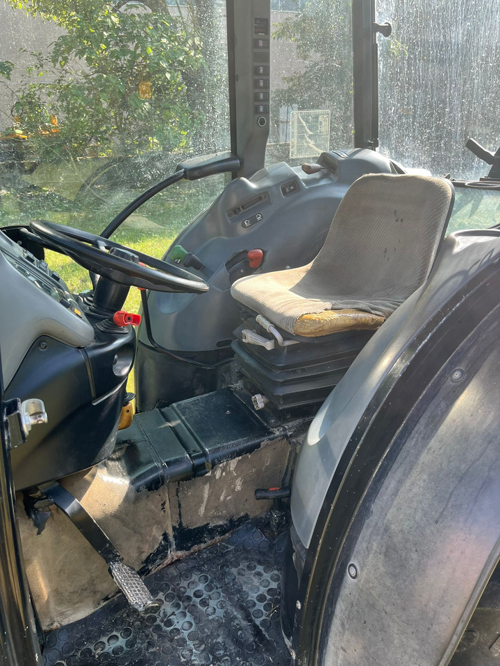 Trattore usato New Holland TNF90 - 拖拉机:图4 Trattore usato New Holland TNF90 - 拖拉机:图4