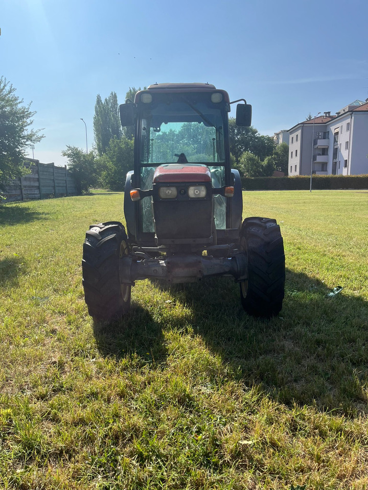 Trattore usato New Holland TNF90 - 拖拉机:图2 Trattore usato New Holland TNF90 - 拖拉机:图2