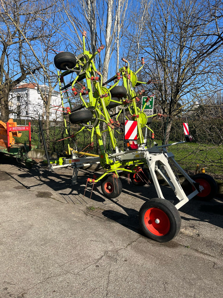 Voltafieno Claas Volto 900T - 翻草机/ 搂草机:图2 Voltafieno Claas Volto 900T - 翻草机/ 搂草机:图2