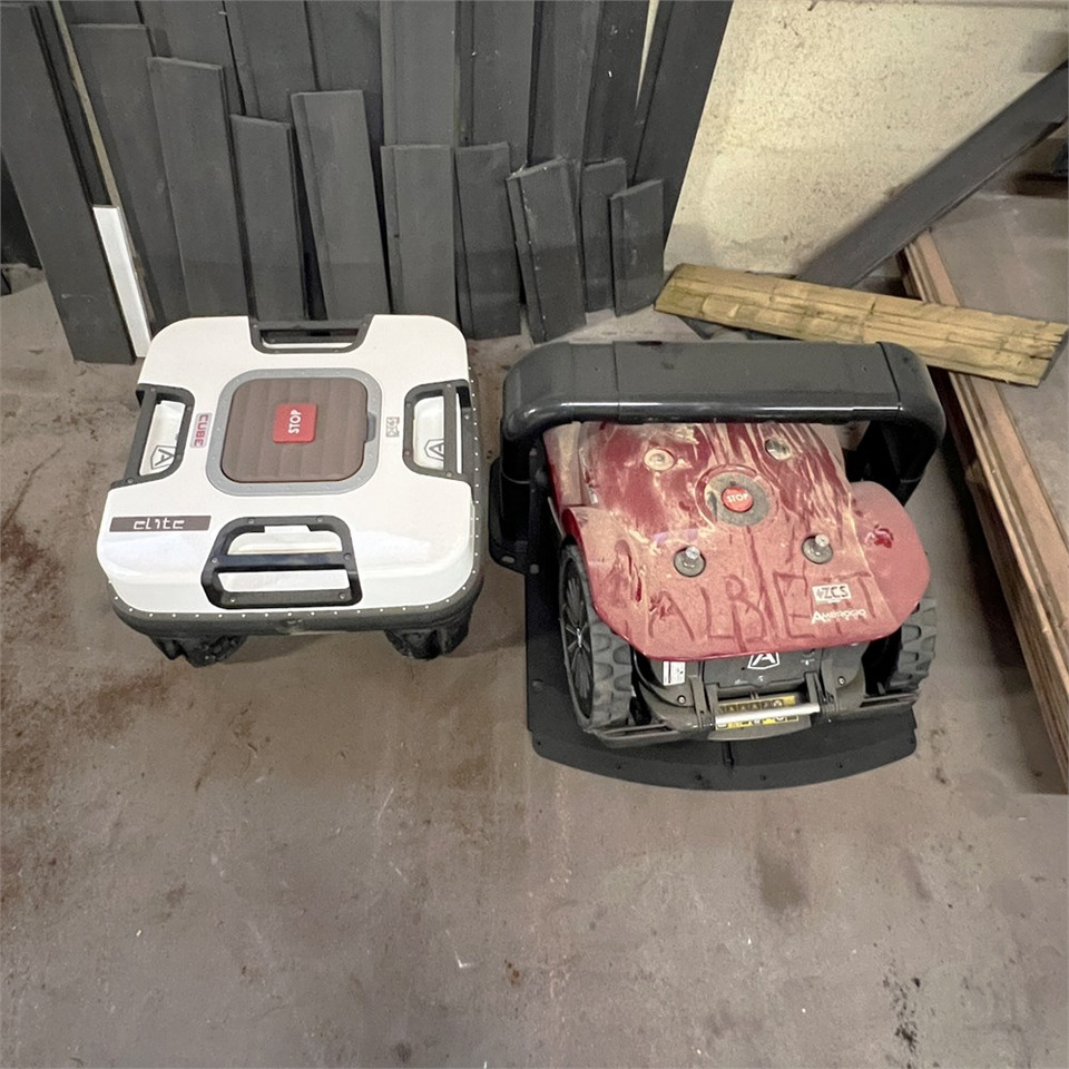Ambrogio Cube Elite 4 WD - 园林割草机:图1 Ambrogio Cube Elite 4 WD - 园林割草机:图1