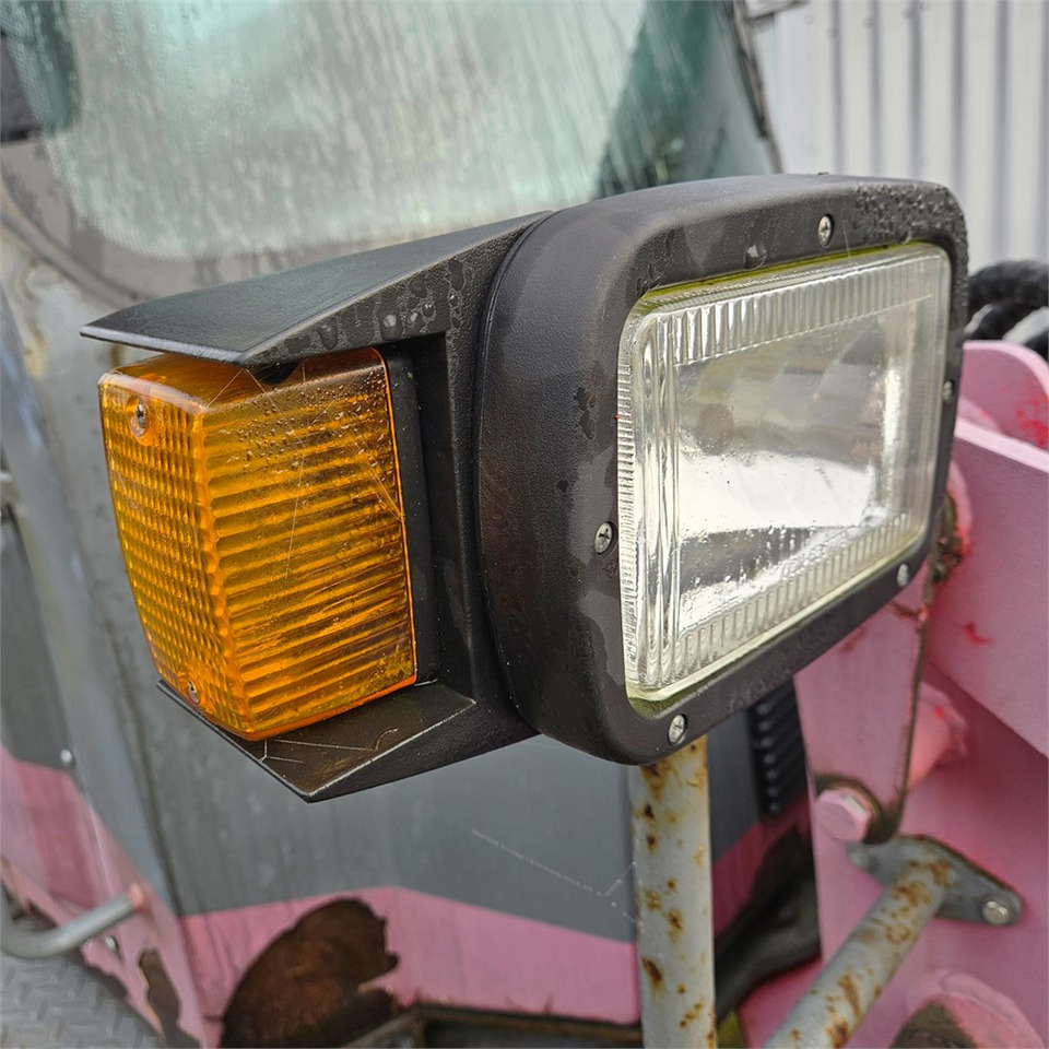 滑移装载机 Bernards W1600C：图23