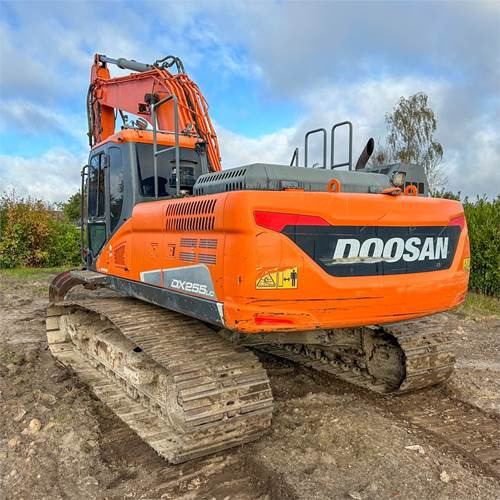 Doosan DX255 LC - 履带式挖掘机:图4 Doosan DX255 LC - 履带式挖掘机:图4