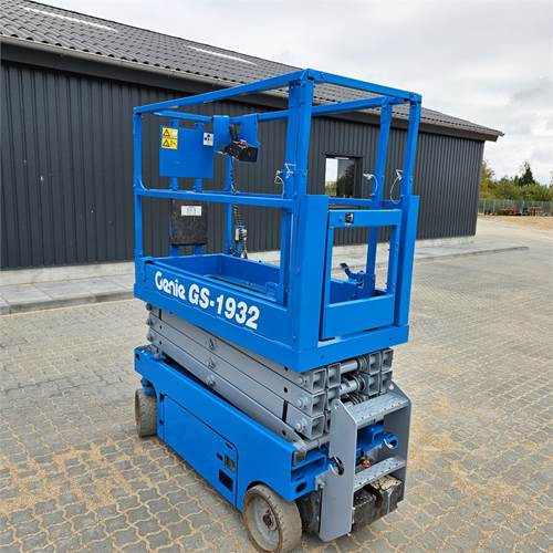 Genie GS-1932 - 剪式升降机:图2 Genie GS-1932 - 剪式升降机:图2