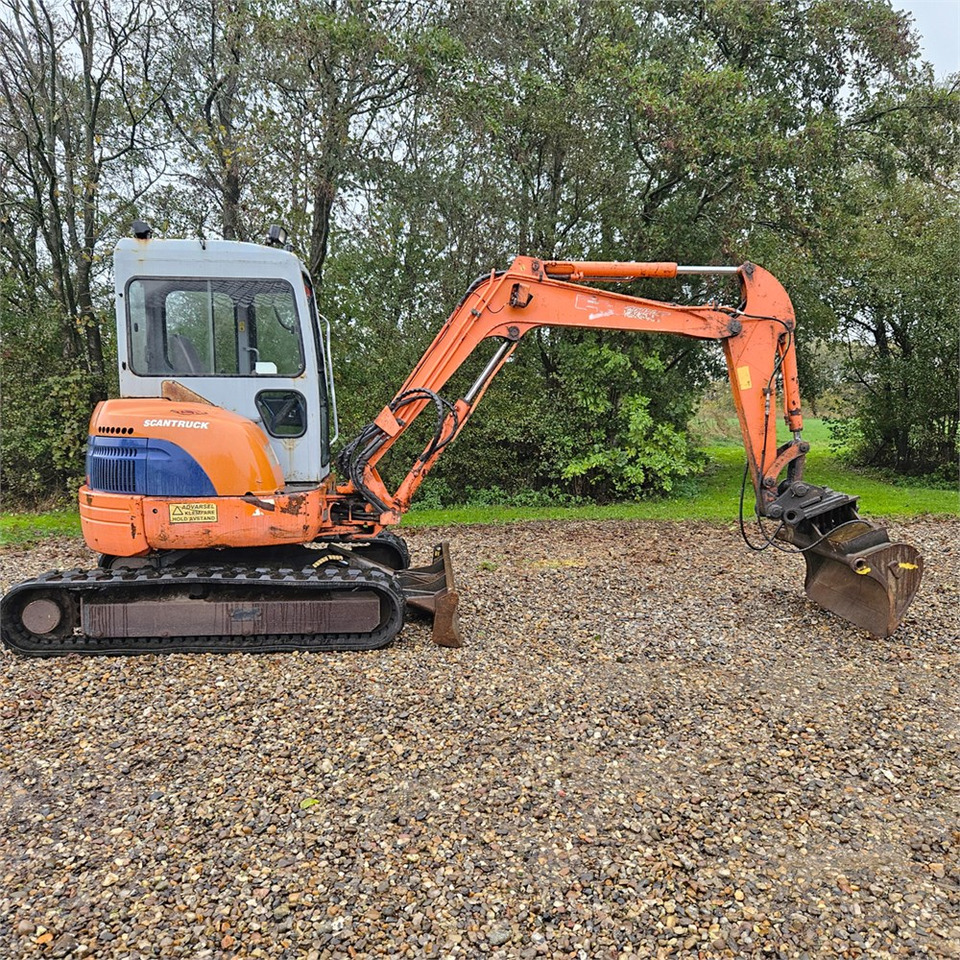 Hitachi FH50 U - 小型挖掘机:图1 Hitachi FH50 U - 小型挖掘机:图1