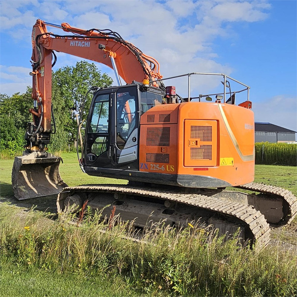 Hitachi ZX 225 - 履带式挖掘机:图1 Hitachi ZX 225 - 履带式挖掘机:图1