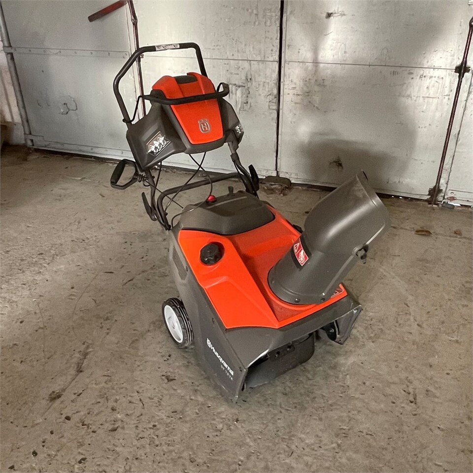 Husqvarna ST 121 E - 园林设备:图4 Husqvarna ST 121 E - 园林设备:图4