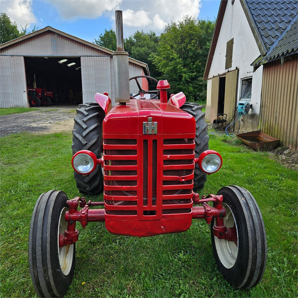 IH B-275 - 拖拉机:图2 IH B-275 - 拖拉机:图2