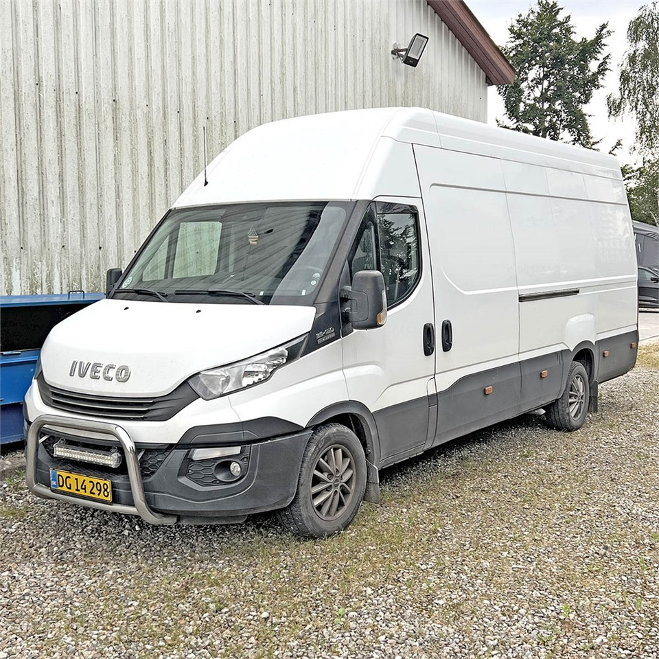 Iveco 35s18 - 无侧窗厢式货车:图1 Iveco 35s18 - 无侧窗厢式货车:图1