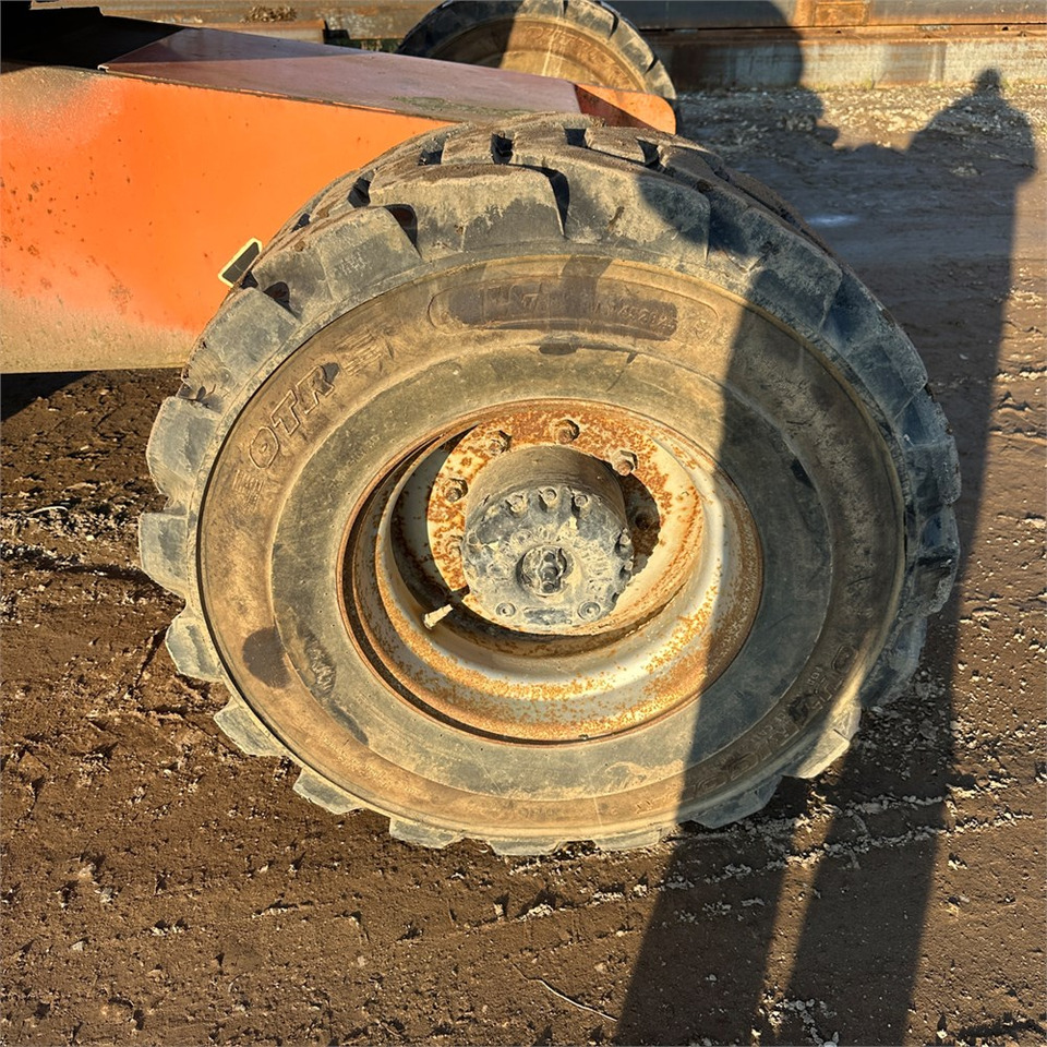 伸缩臂 JLG 460 SJ：图38