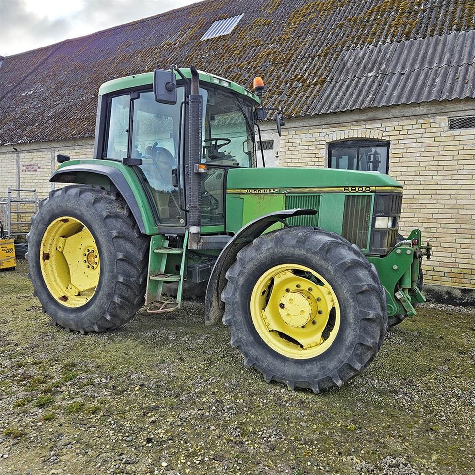 John Deere 6900 - 拖拉机:图1 John Deere 6900 - 拖拉机:图1