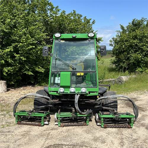 John Deere 8700 PC FM - 园林割草机:图4 John Deere 8700 PC FM - 园林割草机:图4