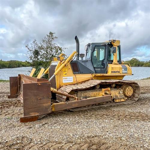 Komatsu D65 PX-15 EO - 推土机:图5 Komatsu D65 PX-15 EO - 推土机:图5