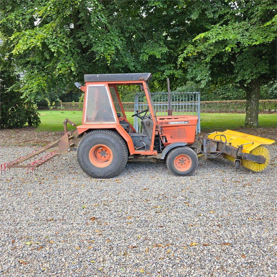 Kubota B8200 - 市政牵引车:图4 Kubota B8200 - 市政牵引车:图4