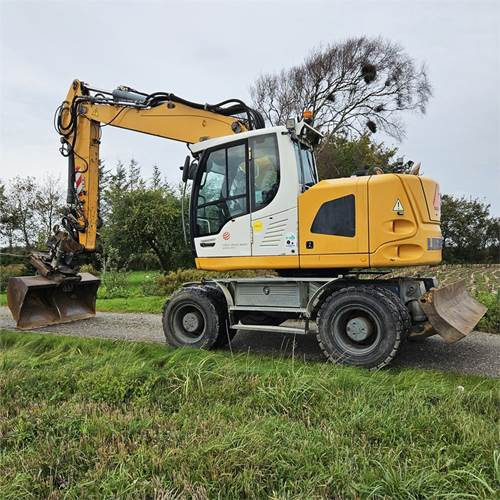 Liebherr A918 Compact - 轮式挖掘机:图3 Liebherr A918 Compact - 轮式挖掘机:图3