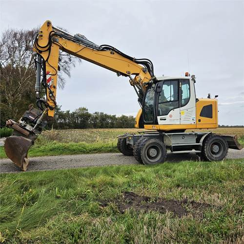 Liebherr A918 Compact - 轮式挖掘机:图1 Liebherr A918 Compact - 轮式挖掘机:图1