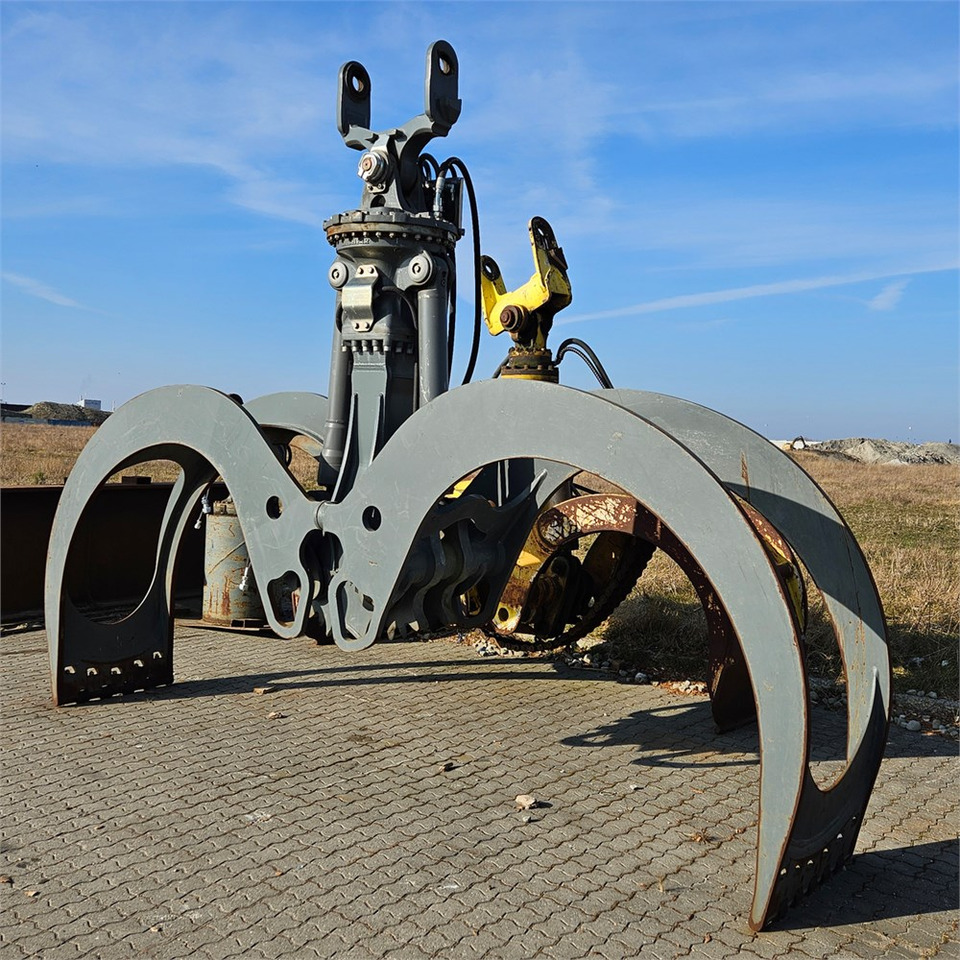 Liebherr GMH 120-1 - 垃圾/ 工业叉装车:图3 Liebherr GMH 120-1 - 垃圾/ 工业叉装车:图3