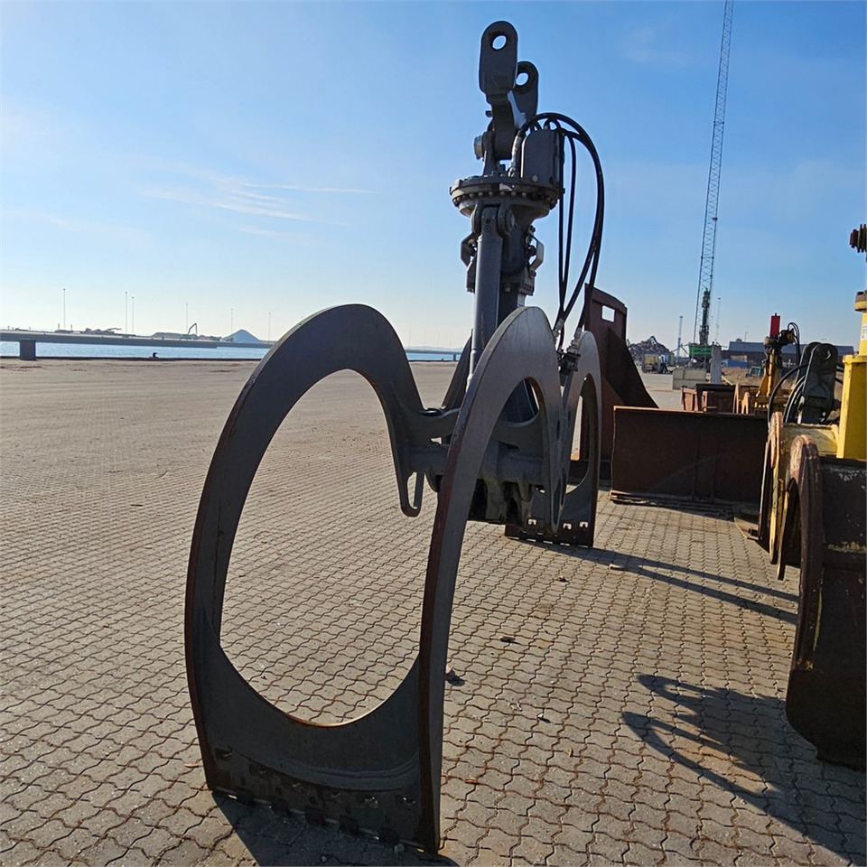 Liebherr GMH 120-1 - 垃圾/ 工业叉装车:图5 Liebherr GMH 120-1 - 垃圾/ 工业叉装车:图5