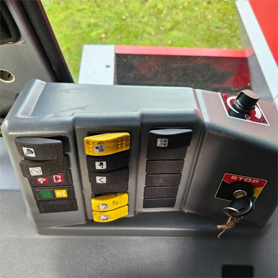 Massey Ferguson 7278 Cerea 租赁 Massey Ferguson 7278 Cerea:图17 Massey Ferguson 7278 Cerea 租赁 Massey Ferguson 7278 Cerea:图17