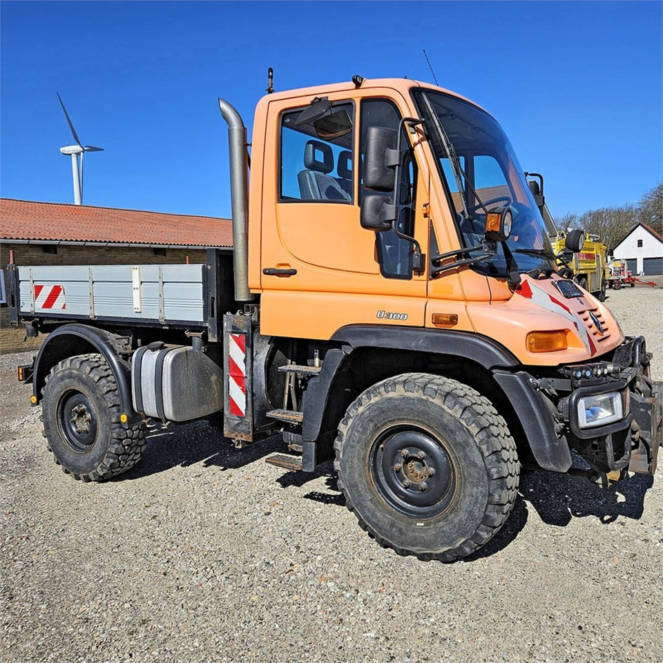 Mercedes U300 - 市政/ 专用车辆:图1 Mercedes U300 - 市政/ 专用车辆:图1