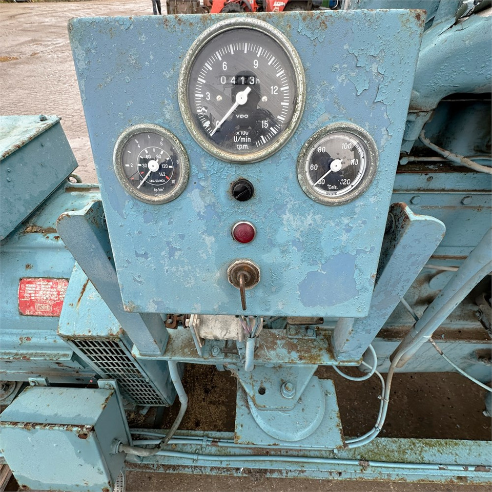 发电机组 Mercedes emergency power generator C4：图7