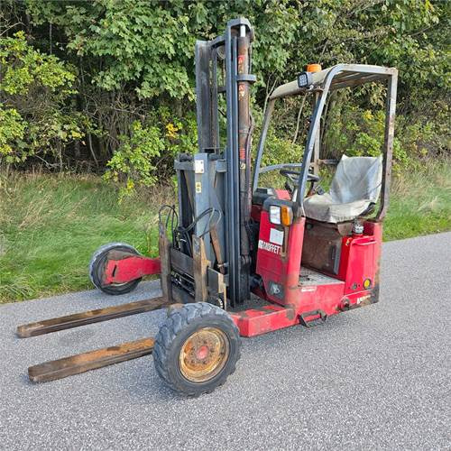 Moffett M4 25.3 - 随车叉车:图1 Moffett M4 25.3 - 随车叉车:图1