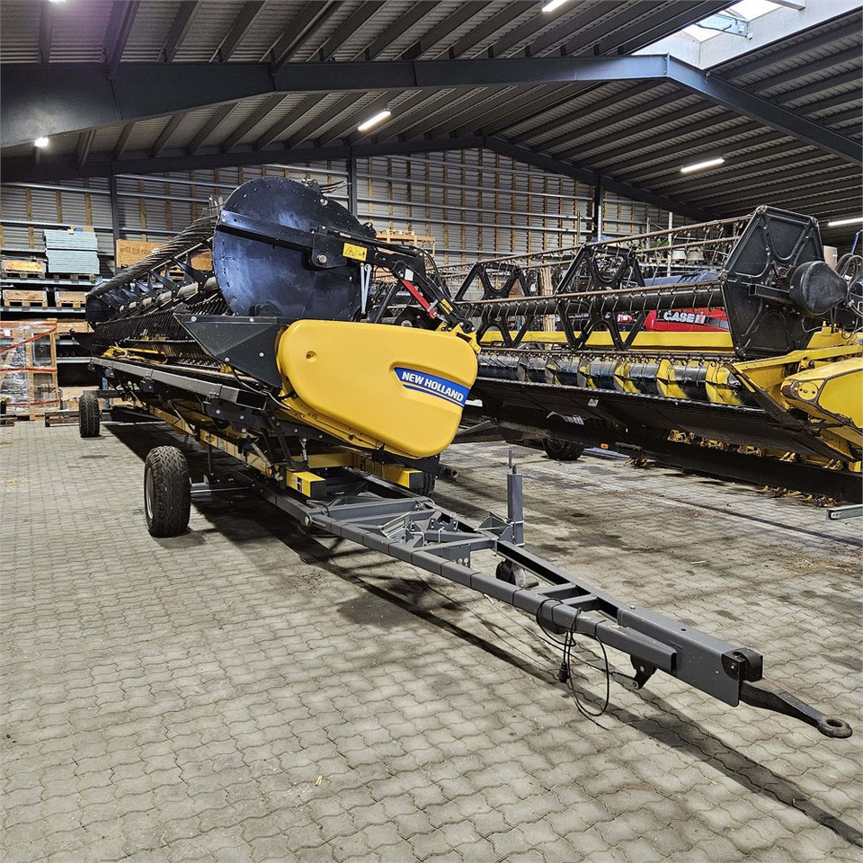 New Holland CT14 - 收割机:图1 New Holland CT14 - 收割机:图1