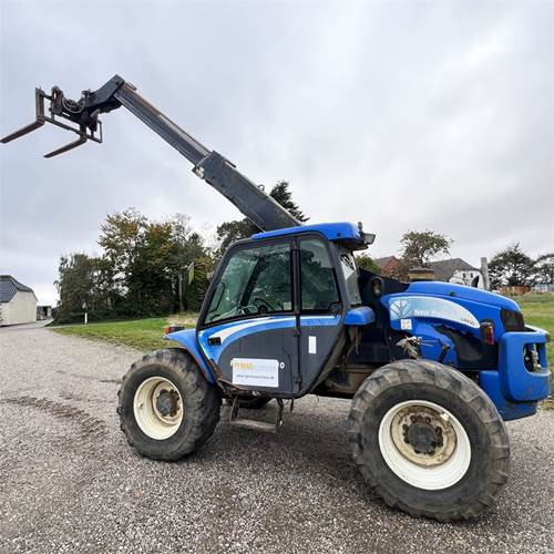 New Holland LM435 A - 伸缩臂叉装车:图5 New Holland LM435 A - 伸缩臂叉装车:图5